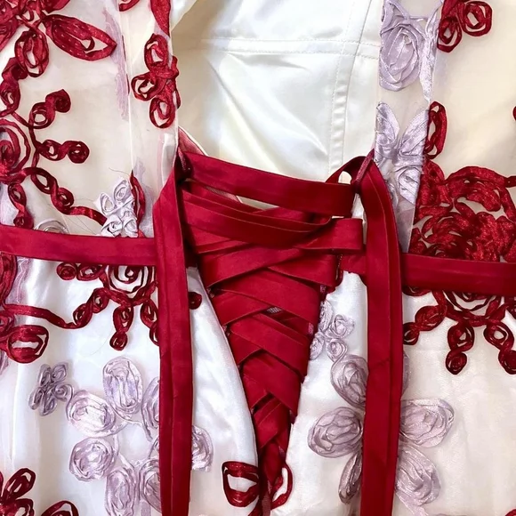 💖✨ METISU ELEGANT CREAM & RED FLORAL EMBROIDERY DRESS (XS) ✨💖 - Picture 6 of 6